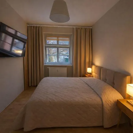 شقة Schaebu! 9 Urlaub In Der Historischen Stadtmauer Von كوتبوس